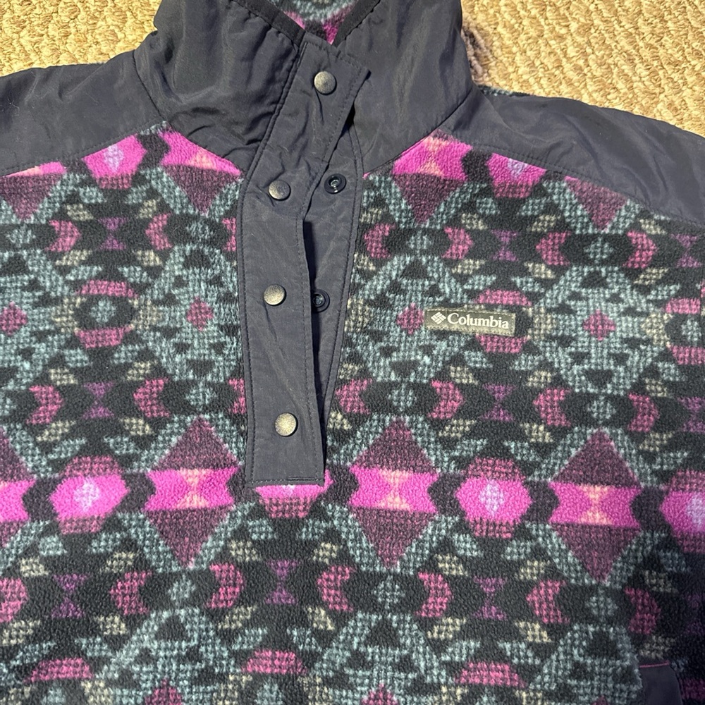 Columbia Women's Utility Jacket - Black and Pink Geometric